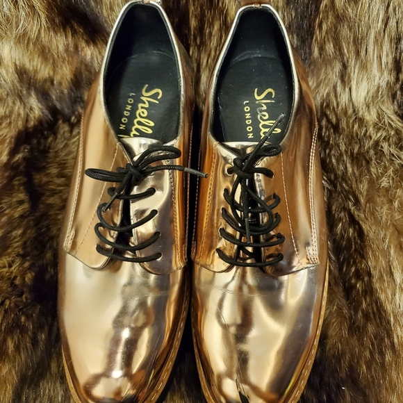Shellys London Shoes - Pre-owned sold as is, have a few bruises